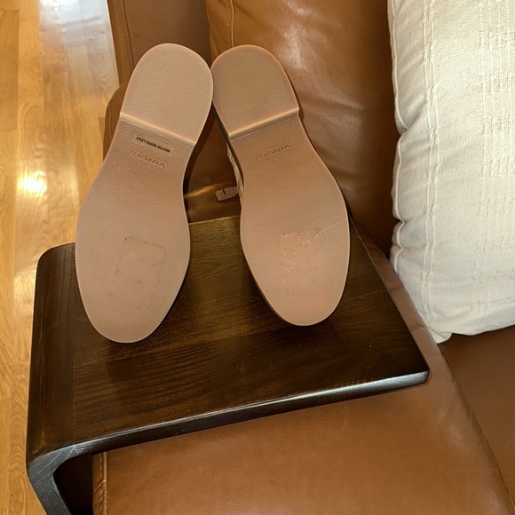 VINCE waterproof suede tan ankle boots - Picture 9 of 9